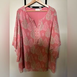 Belle by Kim Gravel Pink Floral Women's Top